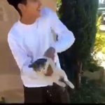 adolescente-lazma-gato-al-aire-1