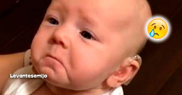 Conmovedora reacción de un bebé al escuchar por primera vez la voz de su mamá